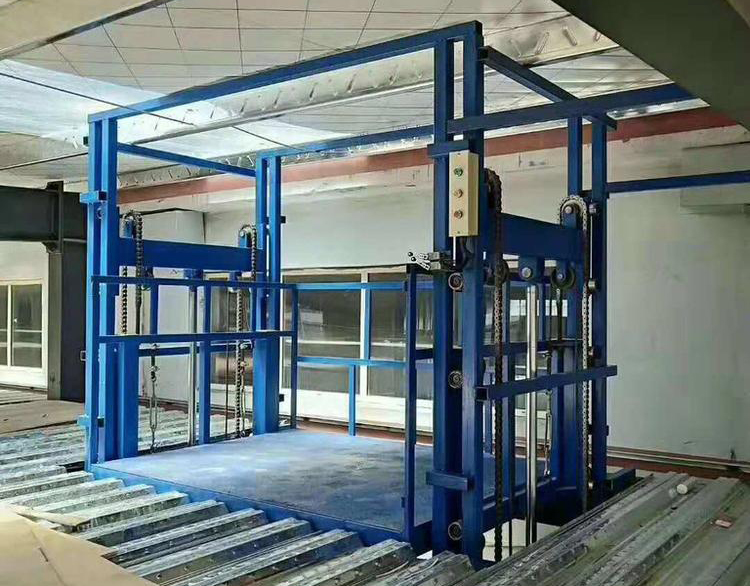 導(dǎo)軌鏈條式升降貨梯